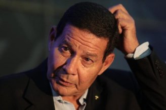 Mourão, vice de Bolsonaro, admite o que todo mundo já sabe: “fui um idiota”