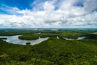 Atropelando meio ambiente e indígenas, Bolsonaro prepara obras na região amazônica