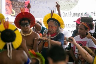 Ruralistas invadem evento sobre desmatamento na Amazônia e gritam pelo hino nacional