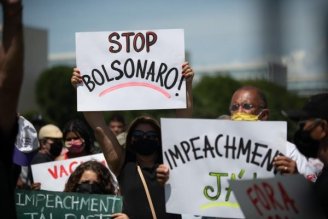Carreatas pelo impeachment de Bolsonaro são realizadas em cidades do país