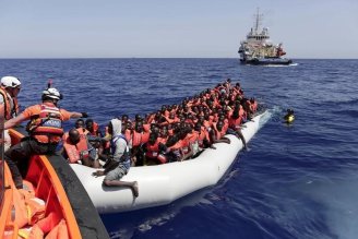 Resgatam 6500 imigrantes em apenas um dia no Mediterrâneo