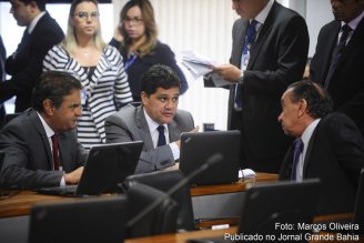 PSDB e Renan querem diminuir a quantidade de partidos no Congresso