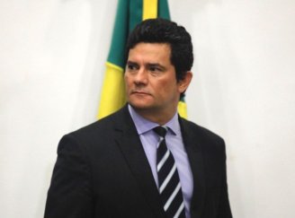 Sérgio Moro se demite da Justiça, após blindar Bolsonaro por um ano