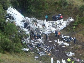 Falta de combustível é a causa mais provável de tragédia com avião da Chapecoense