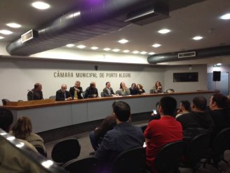 Frente parlamentar em defesa da Carris é instalada na Câmara em Porto Alegre