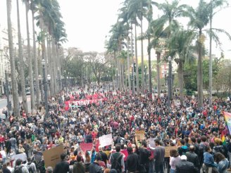Milhares tomam as ruas de São Paulo contra o golpe novamente