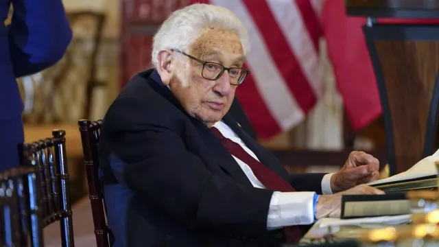 Aos 100 anos morre criminoso de guerra Henry Kissinger