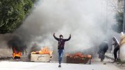 Protestos na Tunísia revivem o fantasma da Primavera Árabe 