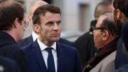 Macron reinicia campanha com promessas demagógicas sobre a reforma da previdência