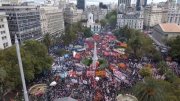 Grande convocatória na Argentina: dezenas de organizações chamam para marchar por outra saída da crise