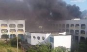 Incêndio devasta escola e professora é baleada no Complexo de Favelas da Maré