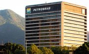 Deputados aprovam urgência à projeto que permite a Petrobras entregar 70% do pré-sal 
