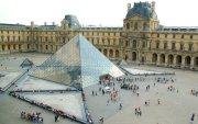 Para governo francês, ataque a soldado no Louvre é "visivelmente de caráter terrorista"
