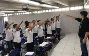 Estudantes de Recife fazem repugnante saudação nazista com discurso de “novo Fuher”