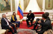 Governadora de Roraima quer mandar imigrantes de volta à Venezuela em ônibus