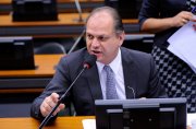 Base aliada do PT propõe cortar R$10 bilhões do Bolsa Família
