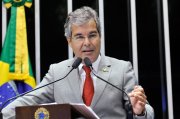 PT articulou manutenção de corrupto Renan para não atrasar PEC, e ele elogia a atitude