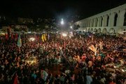 Último comício de Freixo reúne milhares na Lapa