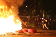 Haia tem terceira noite de revolta após polícia matar seu “Eric Garner” 