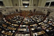 Parlamento grego aprova pacote neocolonial da Troika e governo reprime manifestações 