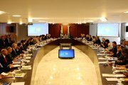 Sem Temer, Dilma reúne ministros para coordenação política