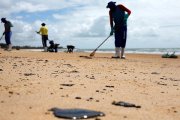 População rechaça militares que a mando de Bolsonaro impediram voluntários em praias do NE