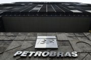 Respaldada pelo autoritarismo judiciário, Petrobrás começa a descontar salário de grevistas 