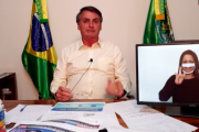 Bolsonaro defende a desregulamentação e diz que "Amazônia não pega fogo porque é úmida"