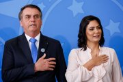 Queiroz depositou R$ 72 mil para Michelle, desmentindo versão de Bolsonaro