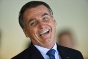 Com 162 mil mortes, Bolsonaro celebra vitória contra Doria após suspensão de vacina