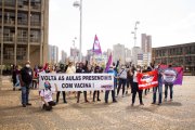 Professores de Santo André fazem carreata até a prefeitura contra o retorno inseguro das aulas