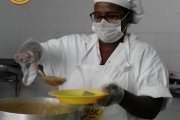 Home Bread deve meses de salário de merendeiras terceirizadas de escolas do RJ