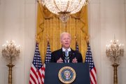 A derrocada no Afeganistão e a primeira grande crise de Biden