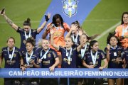 Corinthians derrota o Palmeiras e é tricampeão brasileiro feminino