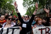 Hollande ameaça proibir as manifestações contra a reforma trabalhista na França