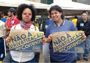 Mais de mil trabalhadores dos Correios fazem ato em Brasília