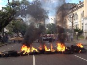 Manifestação no centro de Porto Alegre é reprimida pela polícia