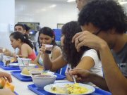 "A gente é obrigado a estudar com uma refeição por dia, a gente tá passando fome" diz estudante da UFRN