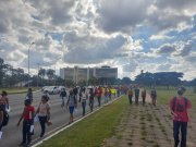 Centenas marcham em ato contra despejos racistas de Ibaneis no DF 