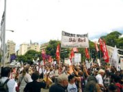 Nós professores devemos levantar a bandeira: 'Abaixo o golpe no Brasil'