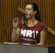 “Em unidade com a nossa classe podemos enfrentar o corte de salário e o retorno inseguro às aulas do PSDB” diz Profª Maíra Machado