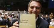 Bolsonaro manda professora ler livro do torturador Ustra