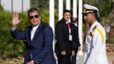 Correa denuncia hackeio e toma partido da disputa entre Clinton e Trump