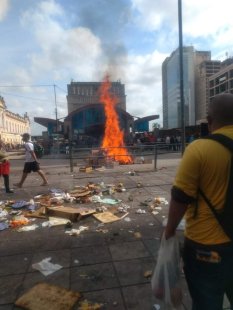 URGENTE: Marchezan reprime ambulantes e recolhe alimentos no centro de Porto Alegre