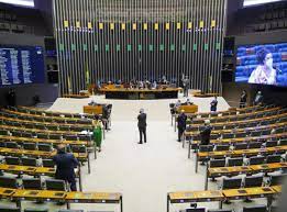 Câmara aprova, com nenhum voto contrário, MP que cria Auxílio Brasil