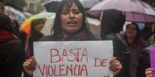 Basta de feminicídios no Brasil: organizar as mulheres por nem uma a menos!