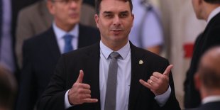 MP pede que Flávio Bolsonaro perca seu cargo se for condenado pelas rachadinhas