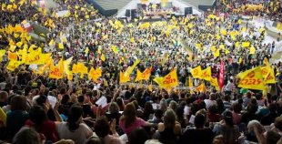 Ataque à organização sindical: Leite quer impedir liberação de professores para assembleias
