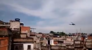 VÍDEO| Helicóptero da polícia civil atira indiscriminadamente no Jacarezinho