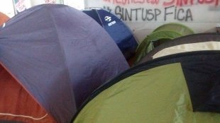 Trabalhadores e apoiadores iniciam acampamento em defesa do SINTUSP